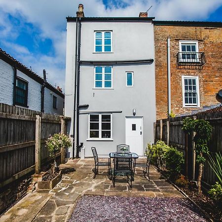 No8 Chepstow Bed & Breakfast Exterior photo