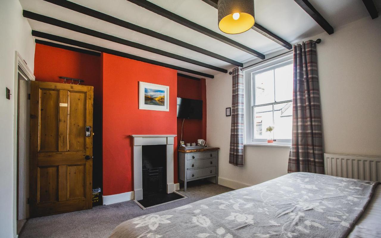 No8 Chepstow Bed & Breakfast Exterior photo